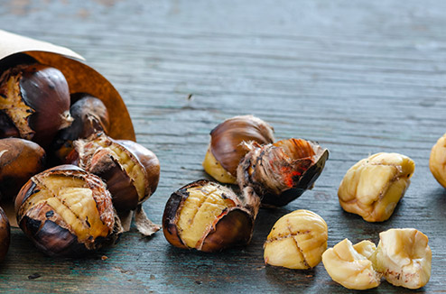 Châtaignes : au four, à l’eau, à la poêle, comment les cuire ?