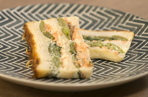 Croque-cake aux épinards et saumon