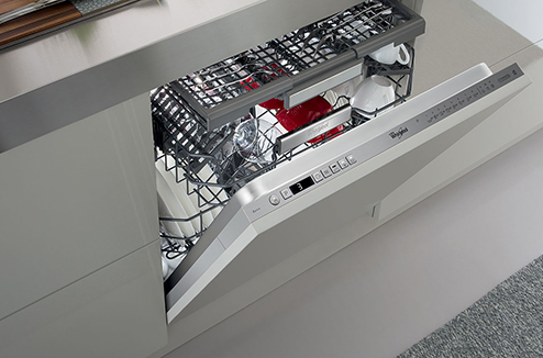 Powerclean, le lave-vaisselle de Whirlpool qui récure les plats à gratin, bien gratinés