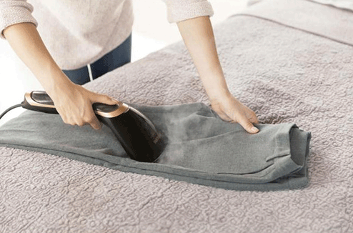 Repasser ou défroisser : ne choisissez plus !