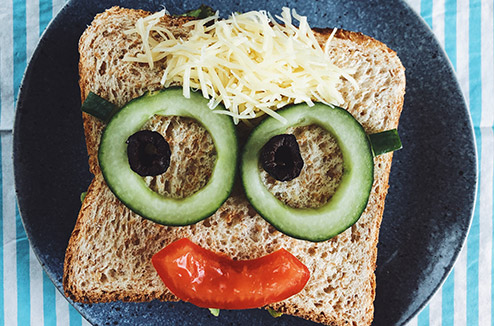 Le sandwich bonhomme à lunettes