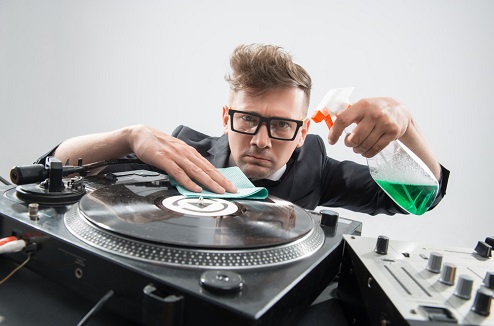 Comment nettoyer et entretenir sa platine vinyle ? 